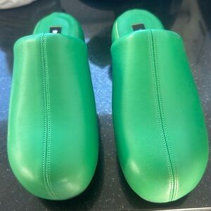 Simon miller green clogs 35, new